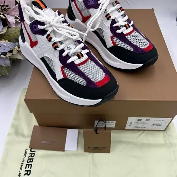 Men’s Burberry logo print trainer sneakers size 8, made in Italy